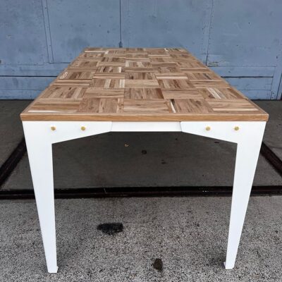 Tafel Eigenwijs Metaal RAL9010 I am Recycled Duurzame tafel