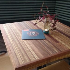 Duurzame tafel Eindeloos Mini - Gerecycled hout - horeca tafels