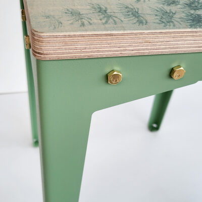 Detail Kruk of Bijzettafel Groen