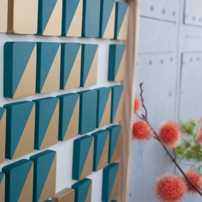 Figure It Out -Detail- Grijs, Blauw, Goud