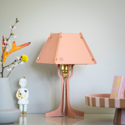 Alternative view of Tafellampie Roze