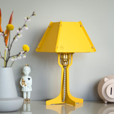 Alternative view of Tafellampie Geel