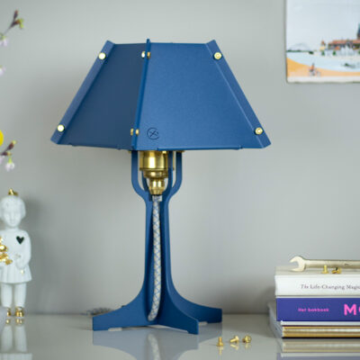 Alternative view of Tafellampie Blauw