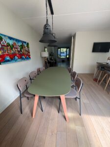 Tafel Olive met stoelen Planq